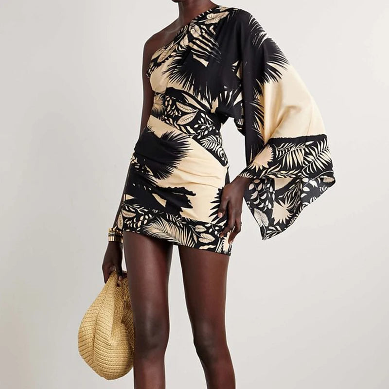 Retro Oblique Shoulder Mini Dress – Summer Boldness with a Vintage Vibe
