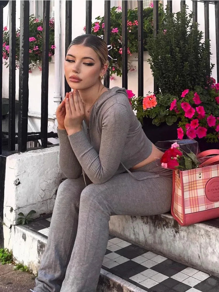 Tossy Knit 2-Piece Women’s Tracksuit – Crop Hoodie & Trousers Set