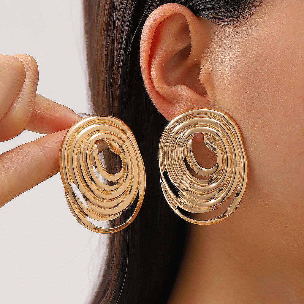 Exaggerated Gold Heart & Oval Drop Earrings – Bold Metal Statement for Women