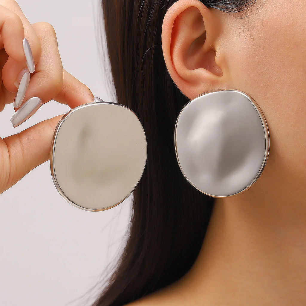 Exaggerated Gold Heart & Oval Drop Earrings – Bold Metal Statement for Women